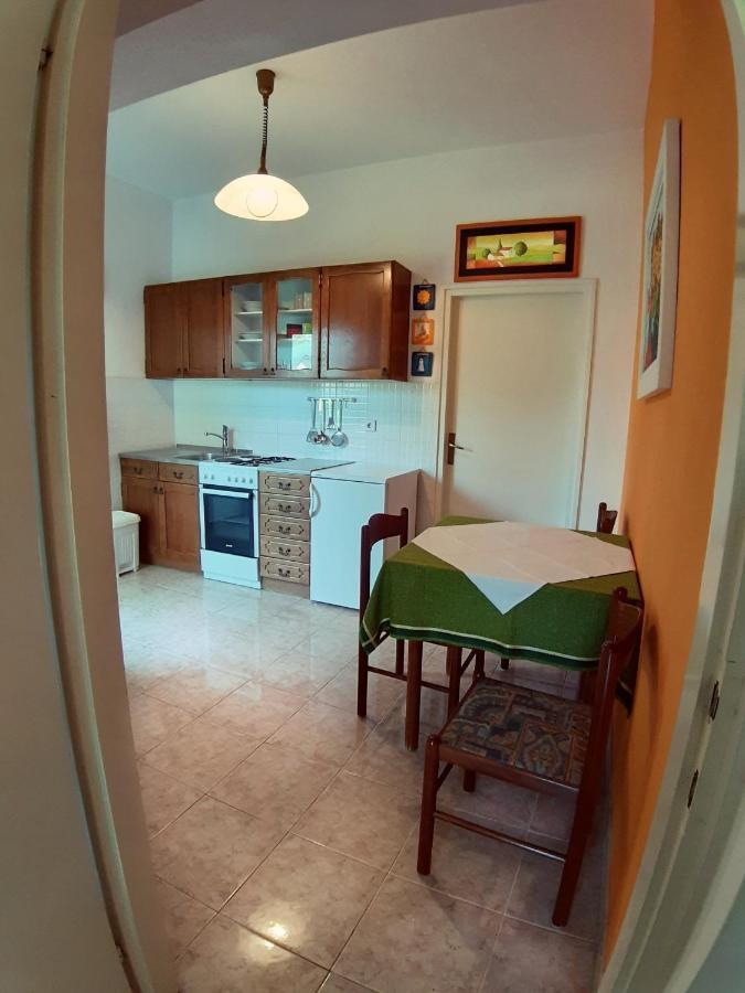 Bed and Breakfast F• R• I• E• N• D• S• Novalja Exterior foto