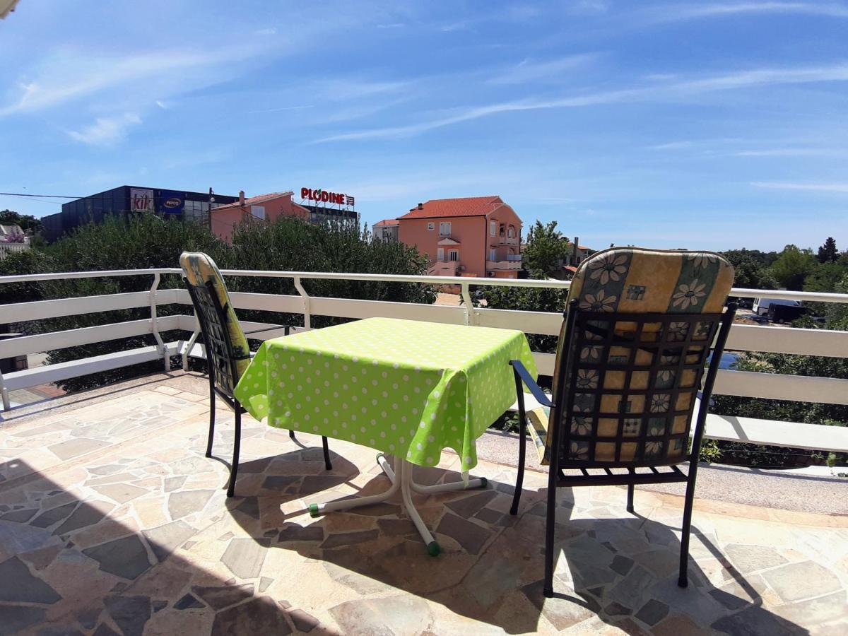 Bed and Breakfast F• R• I• E• N• D• S• Novalja Exterior foto