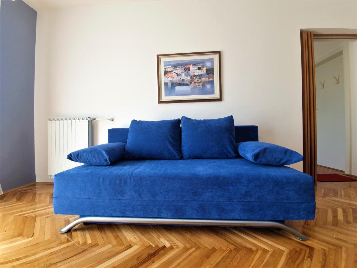 Bed and Breakfast F• R• I• E• N• D• S• Novalja Exterior foto