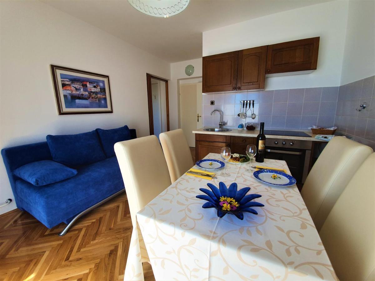 Bed and Breakfast F• R• I• E• N• D• S• Novalja Exterior foto